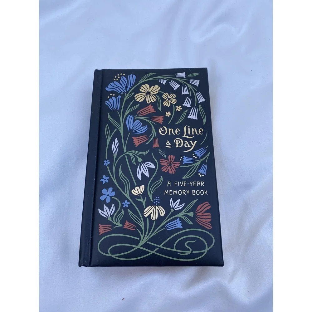 One Line a Day: A Five-Year Memory Book - Chronicle Books Journal